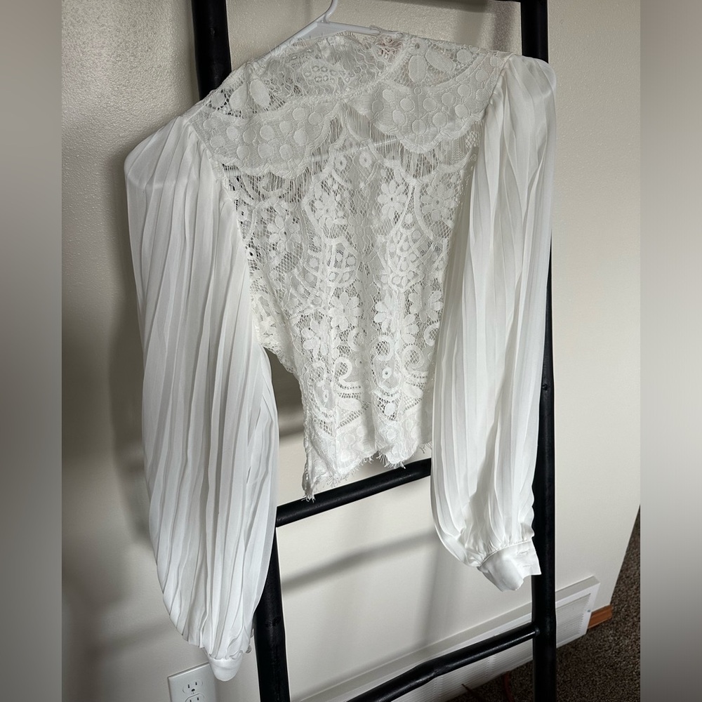 Buckle Long Sleeve Lace Top